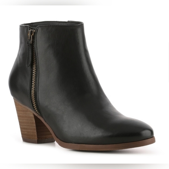CROWN VINTAGE black leather Sandy ankle boot size 8